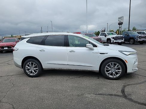 Used 2023 Buick Enclave Premium w/ Experience Buick Package AWD/4WD image 4