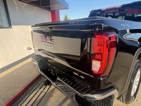 Used 2019 GMC Sierra 1500 SLE w/ SLE Value Package AWD/4WD image 16