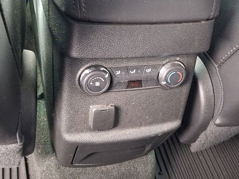 Used 2014 Ford Explorer XLT w/ Equipment Group 202A image 11