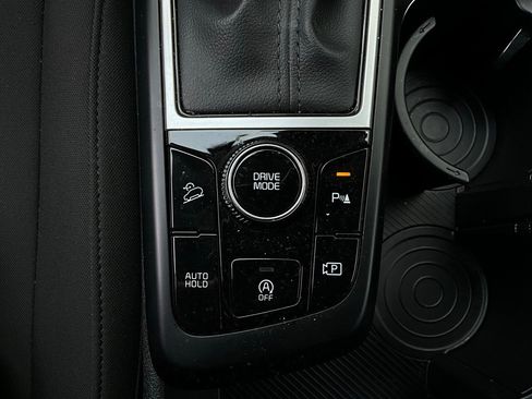 Used 2025 Kia Sportage LX image 21