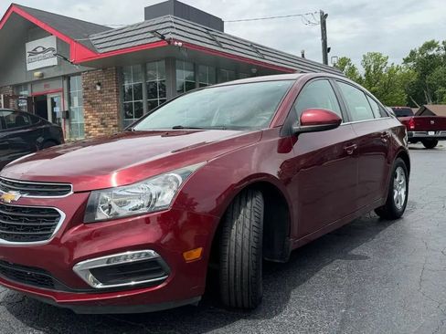 Used 2015 Chevrolet Cruze LT w/ Enhanced Safety Package FWD image 3