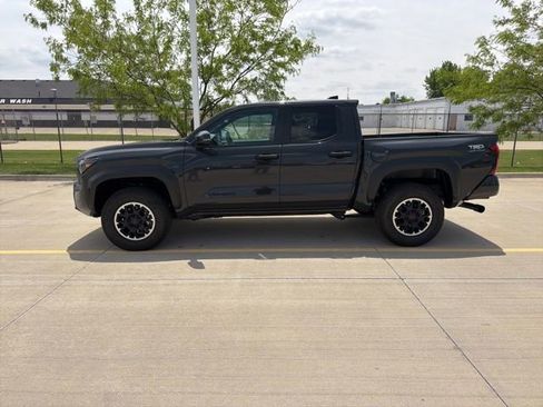 Used 2024 Toyota Tacoma TRD Off-Road w/ TRD Off Road Upgrade Package AWD/4WD image 8