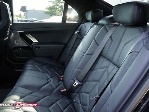 Used 2023 BMW 760i xDrive AWD/4WD image 25