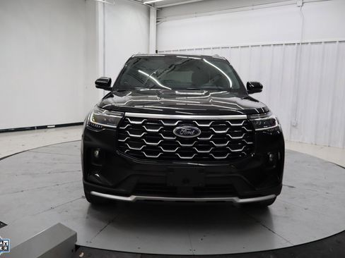 Certified 2025 Ford Explorer Platinum w/ LUX Leather Package image 11