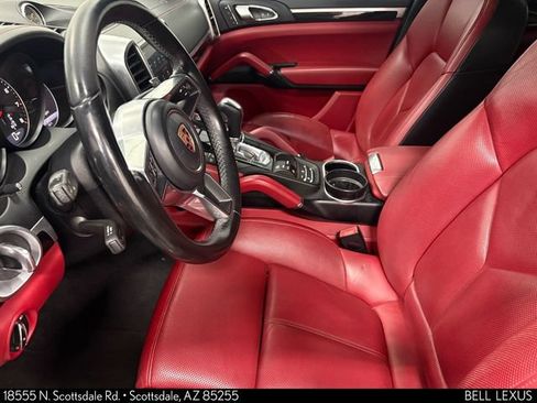 Used 2018 Porsche Cayenne AWD/4WD image 12