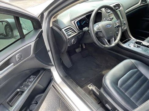 Used 2020 Ford Fusion SEL FWD image 9