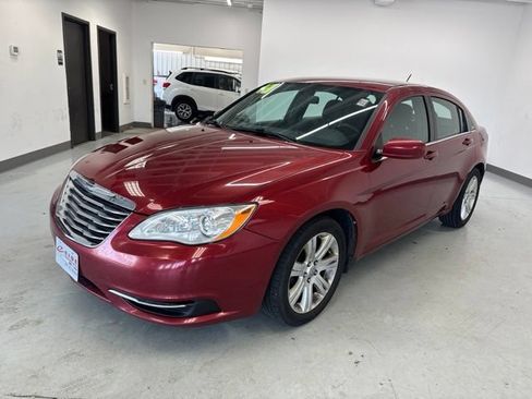 Used 2013 Chrysler 200 LX FWD image 5