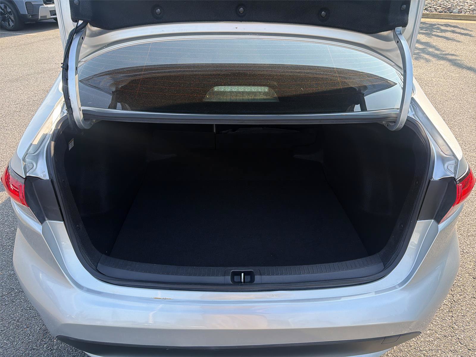 Used 2020 Toyota Corolla LE FWD image 28