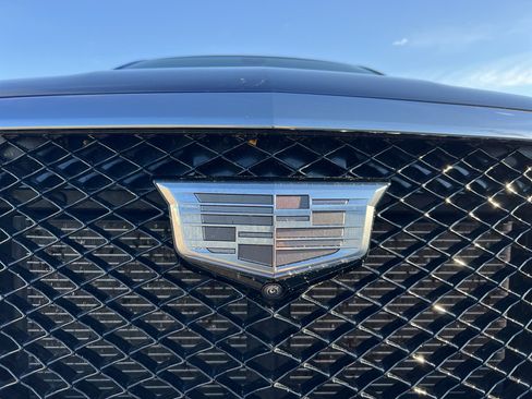 Used 2023 Cadillac XT5 Sportv w/ Platinum Package AWD/4WD image 11
