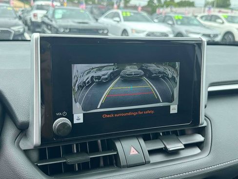 Used 2025 Toyota RAV4 LE AWD/4WD image 27