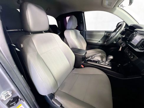 Used 2018 Toyota Tacoma SR RWD image 30