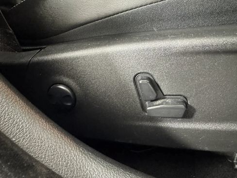 Used 2023 Chrysler 300 S RWD image 36