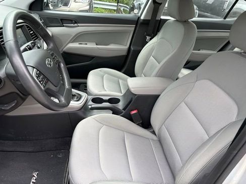 Used 2017 Hyundai Elantra SE w/ SE A/T Tech Package 03 FWD image 9