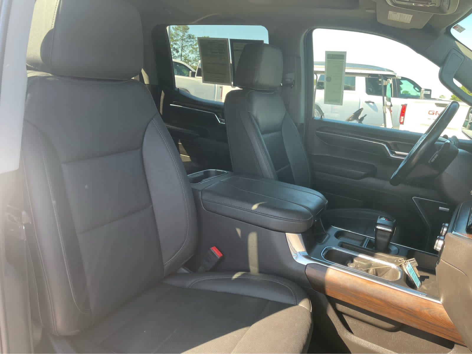 Used 2024 GMC Sierra 1500 SLT w/ SLT Premium Package AWD/4WD image 26