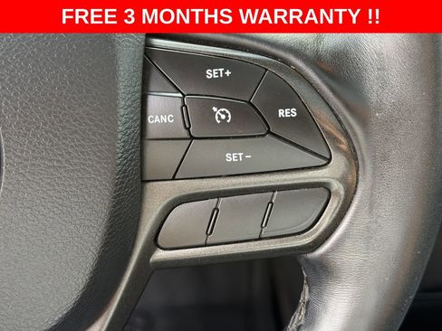Used 2019 Jeep Cherokee Trailhawk AWD/4WD image 42