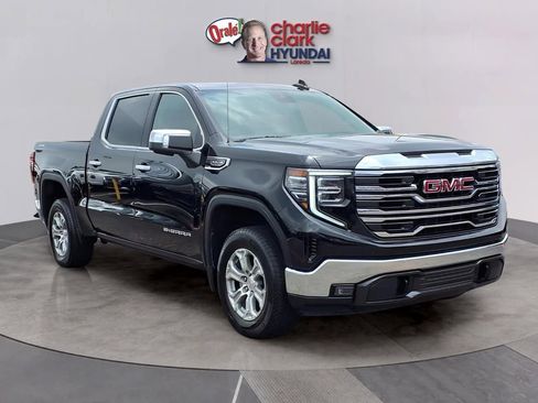 Used 2025 GMC Sierra 1500 SLT AWD/4WD image 7