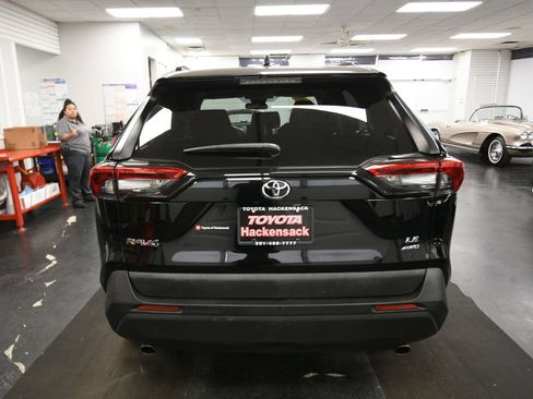 Used 2019 Toyota RAV4 LE w/ All Weather Liner Package AWD/4WD image 6
