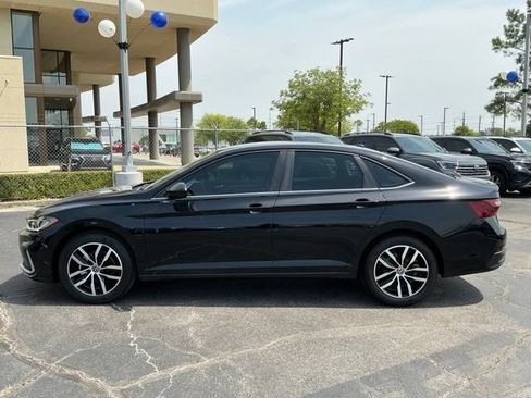 New 2026 Volkswagen Jetta SE FWD image 6