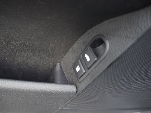 Used 2009 Hyundai Genesis 3.8 w/ Technology Pkg 4 image 29