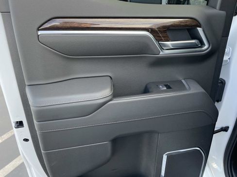 Used 2025 GMC Sierra 1500 SLE w/ Preferred Package image 27