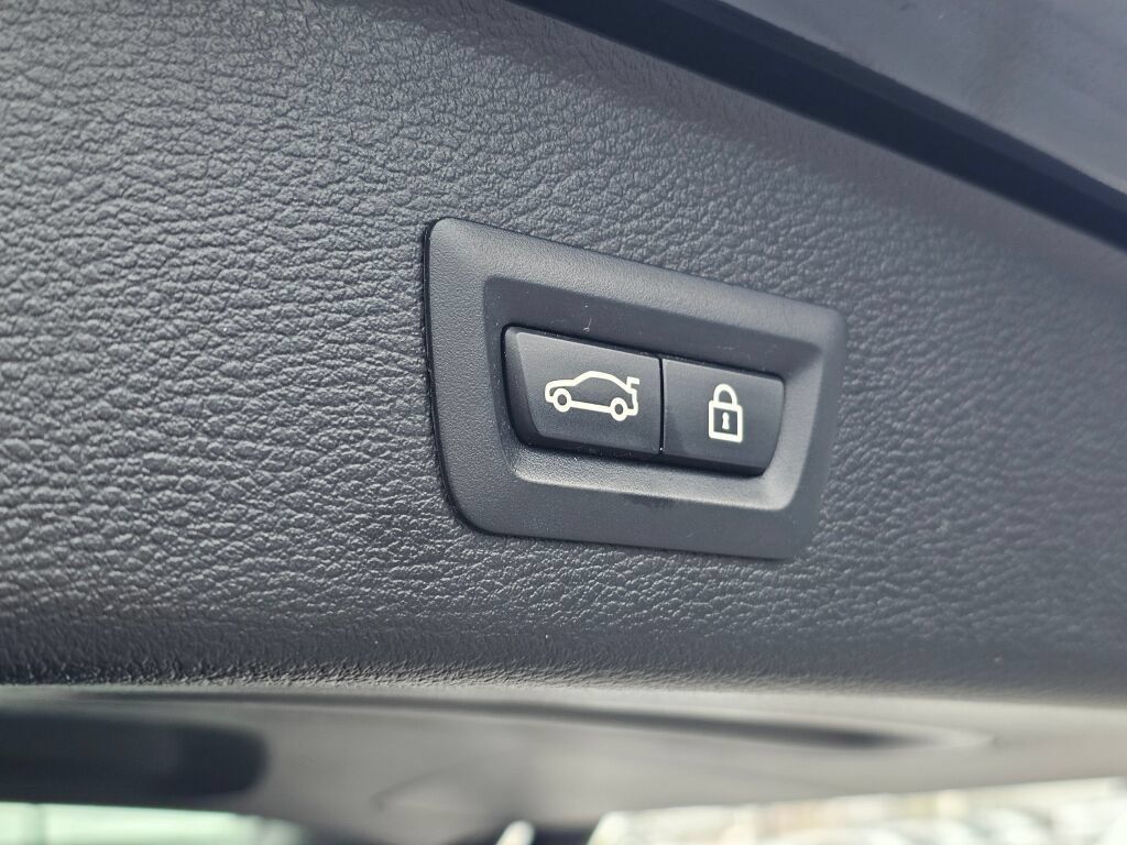 Used 2017 BMW X3 xDrive28i AWD/4WD image 17