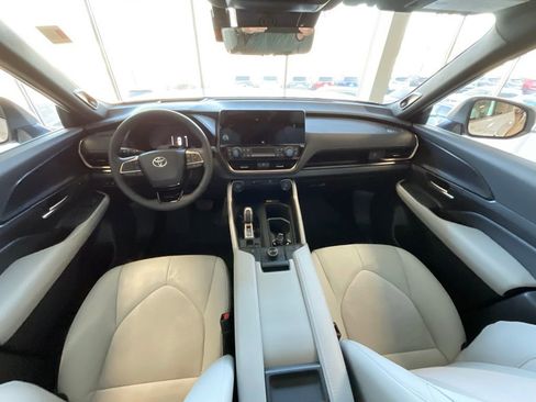 Used 2026 Toyota Grand Highlander MAX Platinum image 9