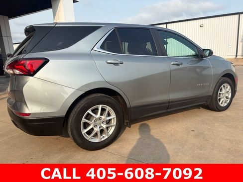 Used 2023 Chevrolet Equinox LT FWD image 3