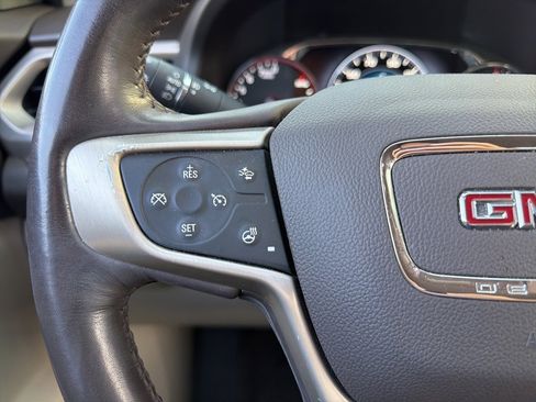 Used 2019 GMC Acadia Denali image 14