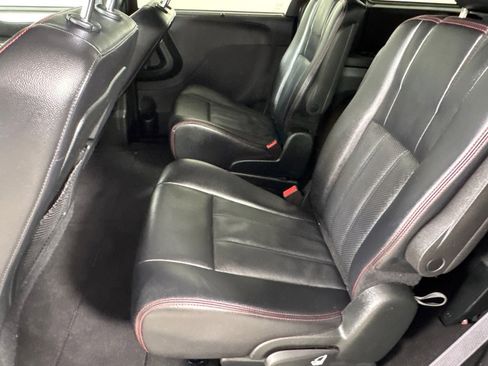 Used 2018 Dodge Grand Caravan GT image 18