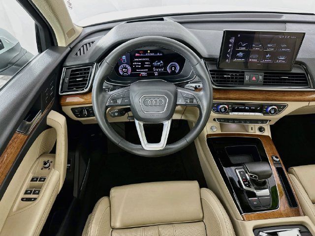 Used 2023 Audi Q5 2.0T Prestige w/ Prestige Package AWD/4WD image 11