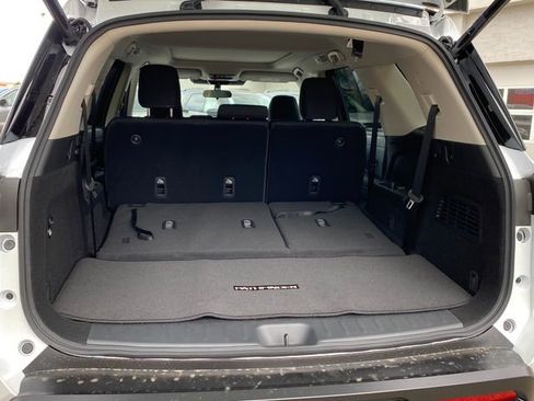 New 2026 Nissan Pathfinder SV image 27