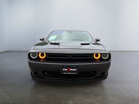 Used 2016 Dodge Challenger SXT RWD image 9