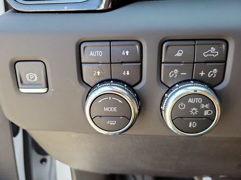 Used 2025 GMC Sierra 1500 AT4 AWD/4WD image 22