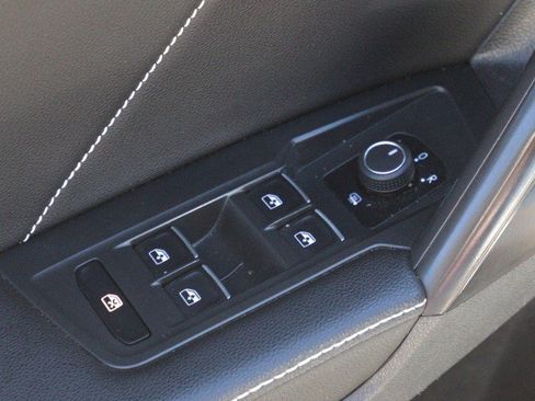 Used 2022 Volkswagen Tiguan SE R-Line AWD/4WD image 13