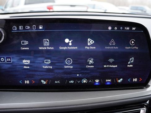 Certified 2024 Chevrolet Traverse LT w/ Trailering Package image 5