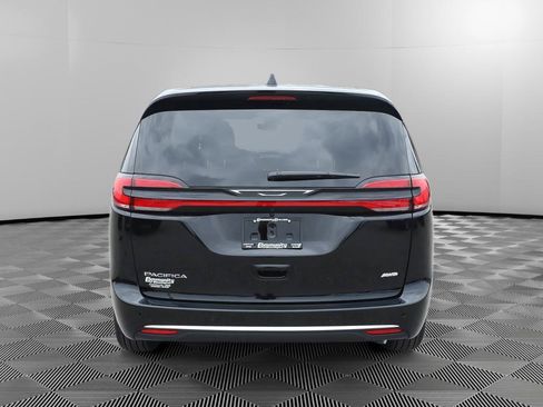 New 2027 Chrysler Pacifica Select AWD/4WD image 6