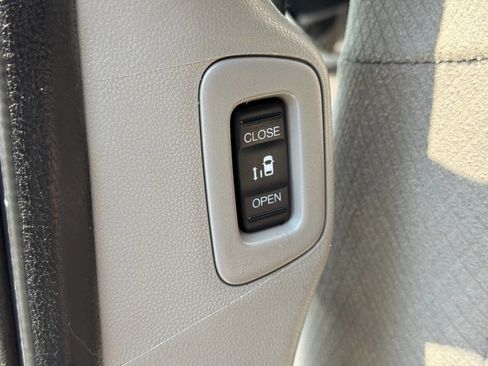 Used 2016 Honda Odyssey SE image 26