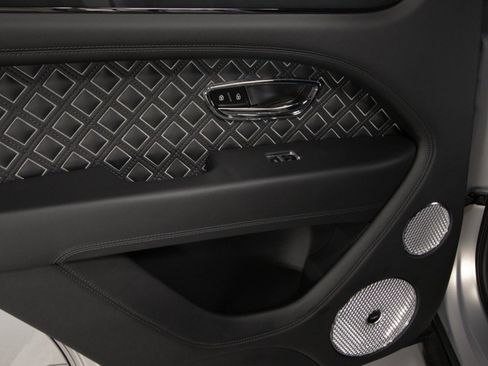 Used 2023 Bentley Bentayga Speed image 56