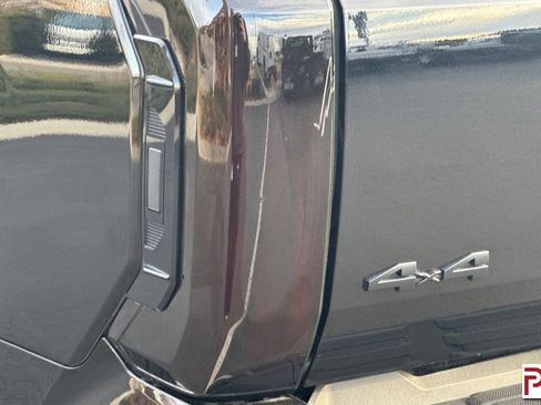 Used 2024 Toyota Tundra Platinum image 33