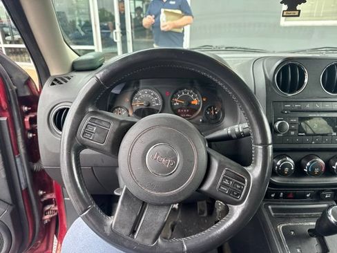 Used 2016 Jeep Patriot Latitude FWD image 20