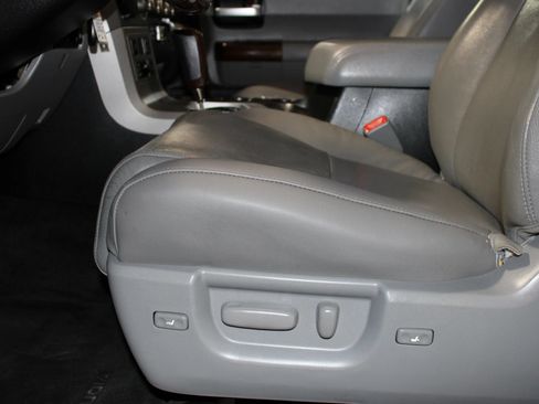 Used 2014 Toyota Sequoia Platinum RWD image 24