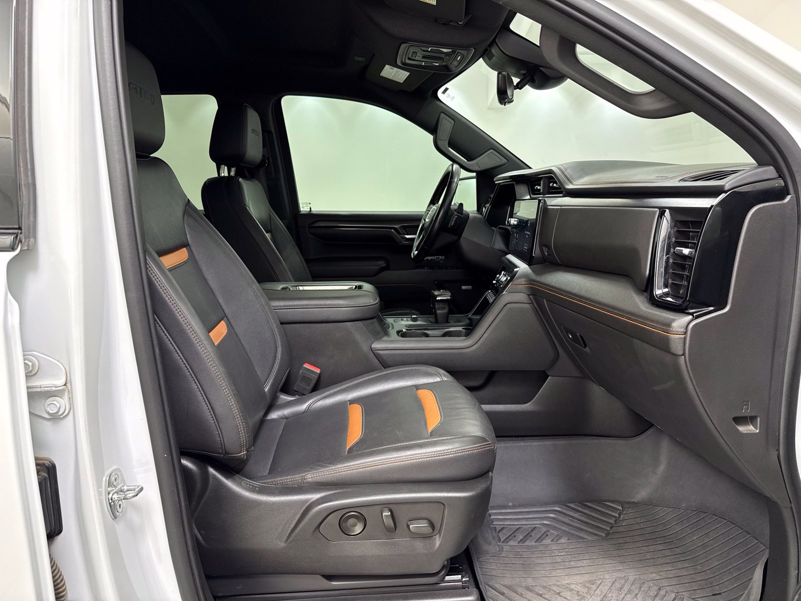 Used 2022 GMC Sierra 1500 AT4 w/ AT4 Premium Package AWD/4WD image 31