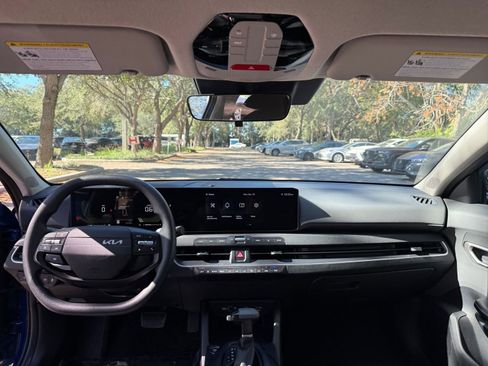 Used 2025 Kia K4 LXS image 27