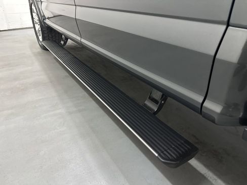 Used 2019 Ford F150 Lariat w/ Equipment Group 502A Luxury AWD/4WD image 17