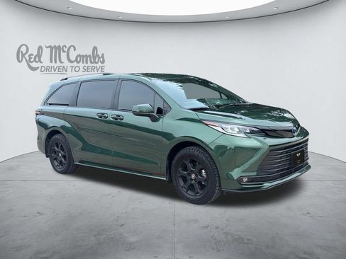 Used 2025 Toyota Sienna XLE Woodland Edition AWD/4WD image 7