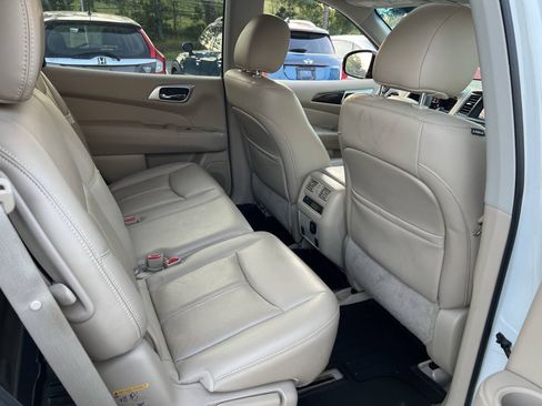 Used 2015 Nissan Pathfinder Platinum AWD/4WD image 13