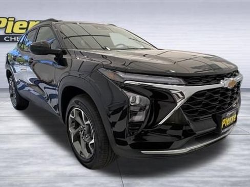 New 2026 Chevrolet Trax LT FWD image 6