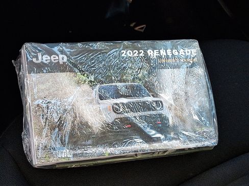 Used 2022 Jeep Renegade Latitude image 27