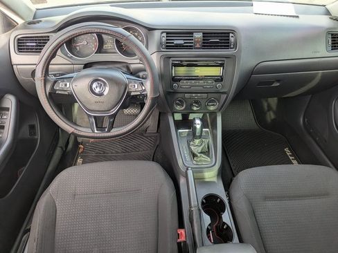 Used 2015 Volkswagen Jetta S image 25