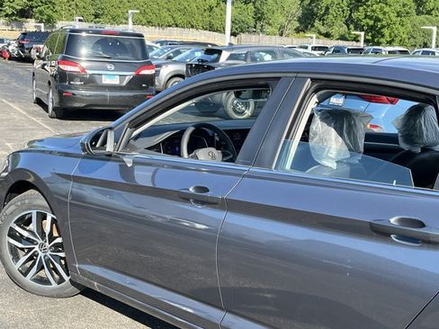New 2026 Volkswagen Jetta SE FWD image 14